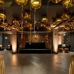 The Hi-Lo, Autograph Collection