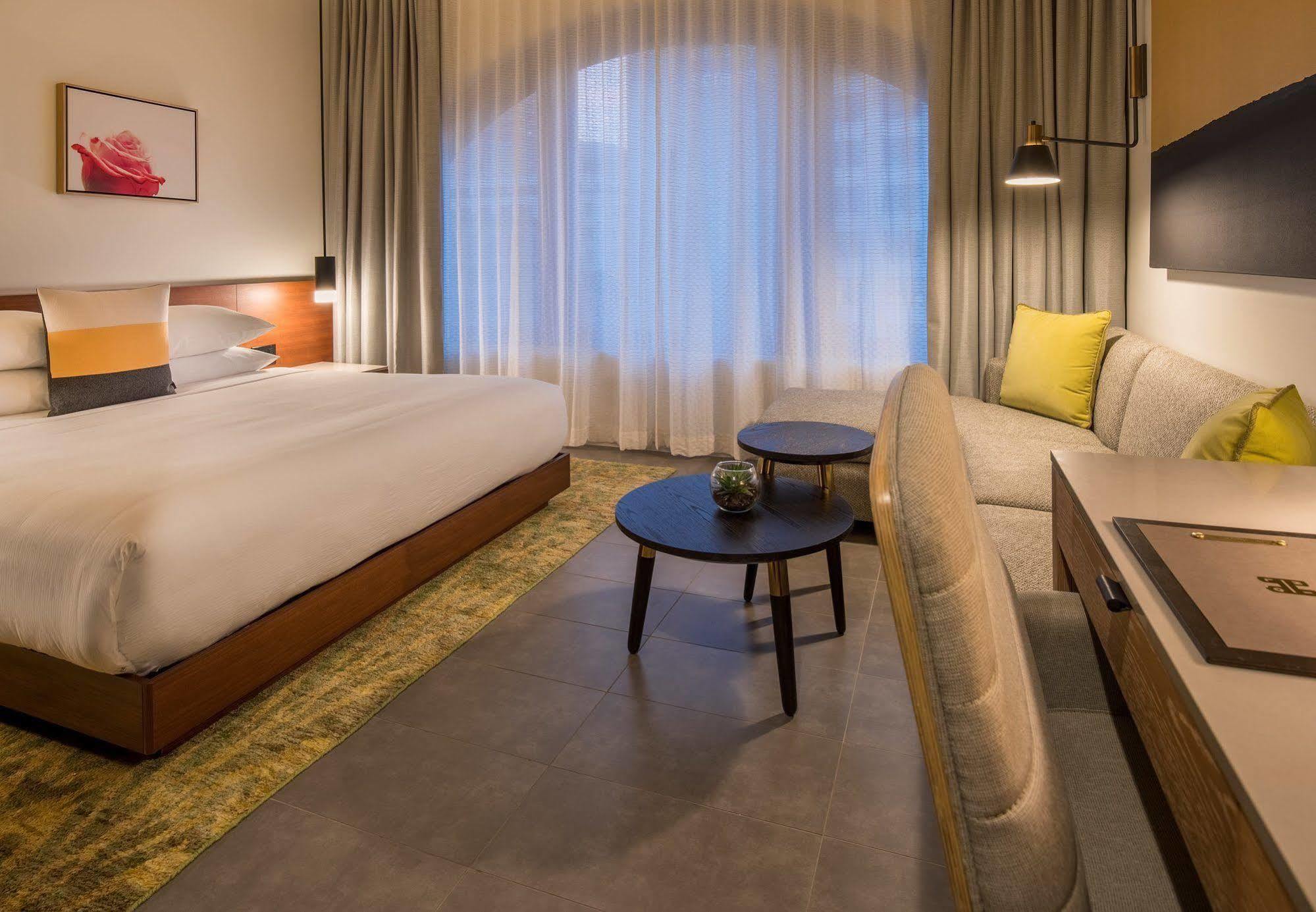 Hotel The Hi-lo, Autograph Collection