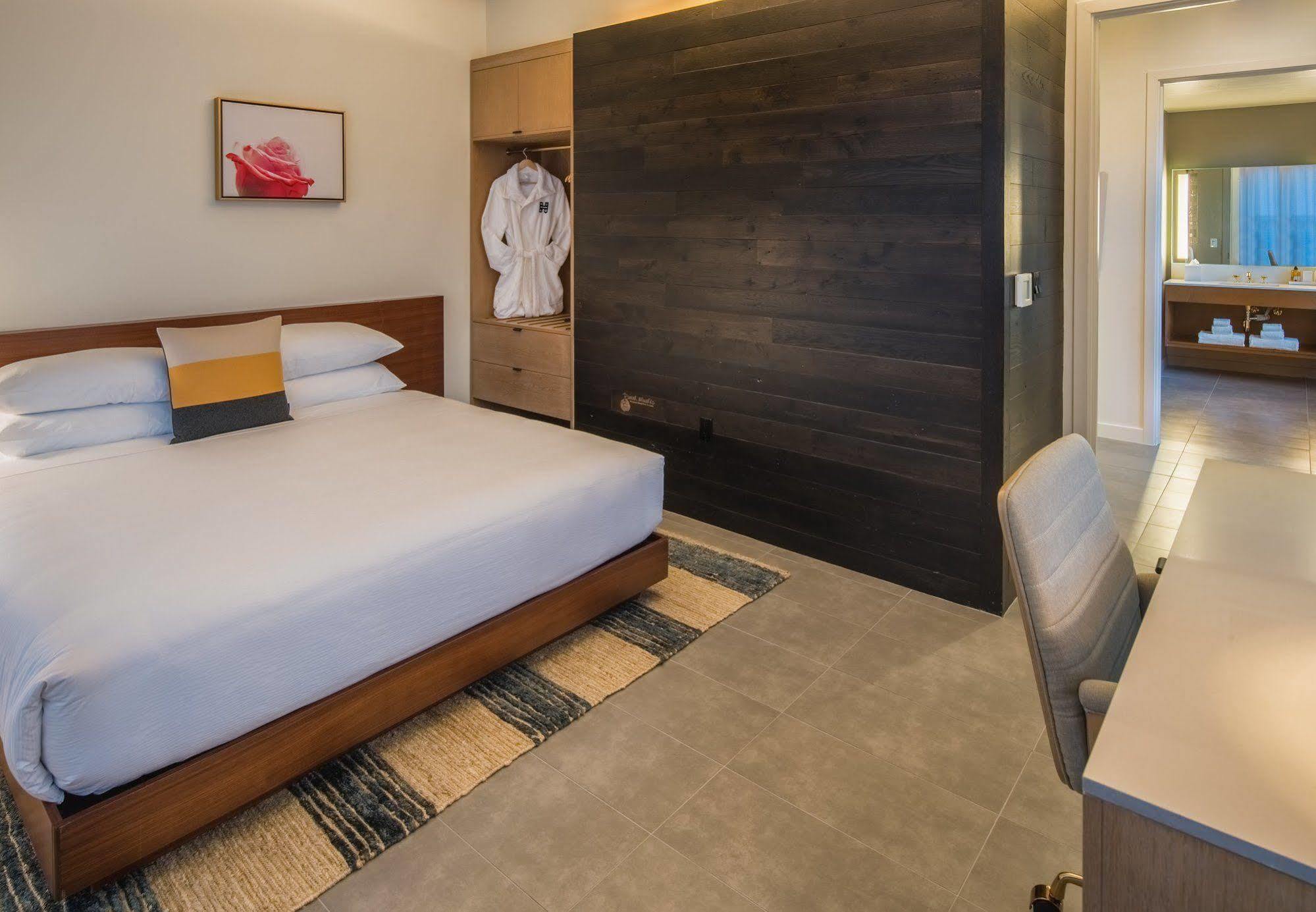 The Hi-lo, Autograph Collection Hotel
